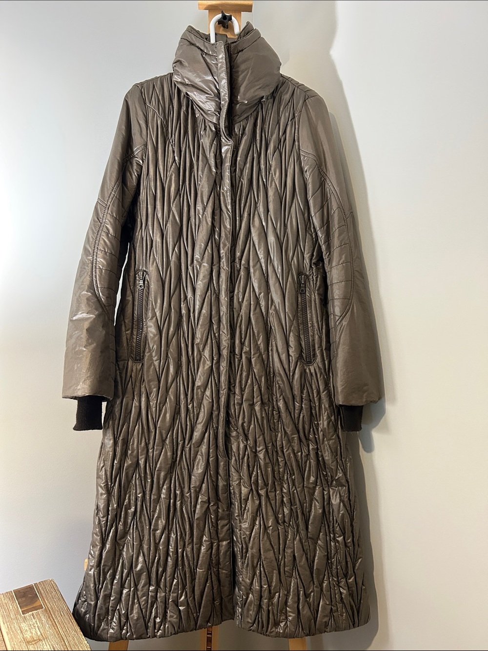 LUXURY Creenstone Full Length Quilted Jacked in Metallic Bronze/Olive